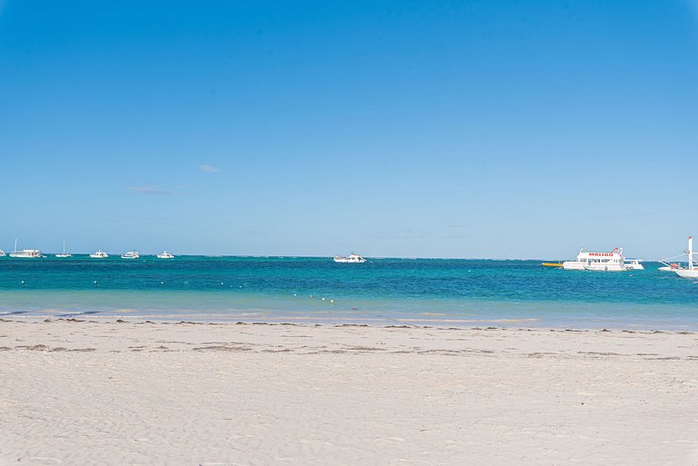 7 minutos de la playa, piscina y gym en Punta Cana