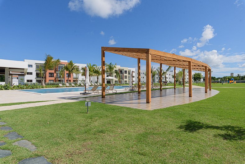 Cerca de la playa con piscina y gimnasio