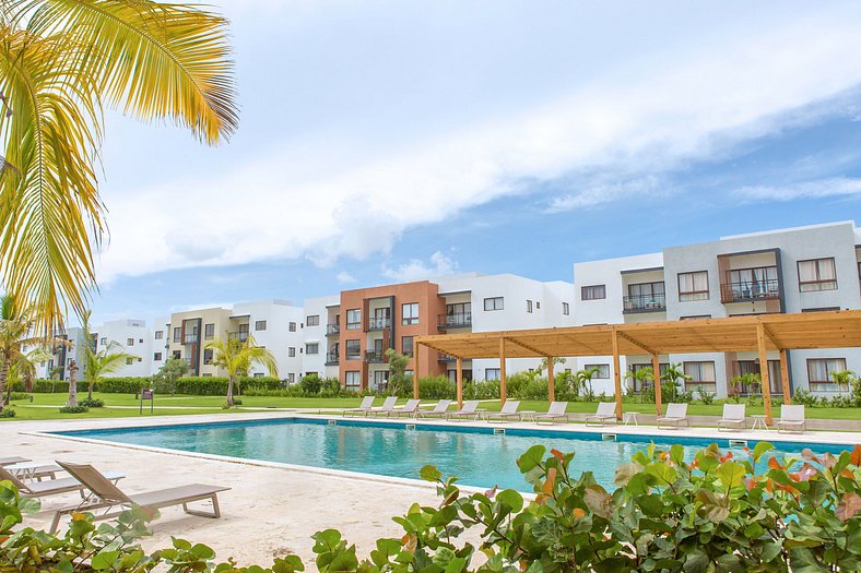 Moderno apartamento con piscina y playa cerca