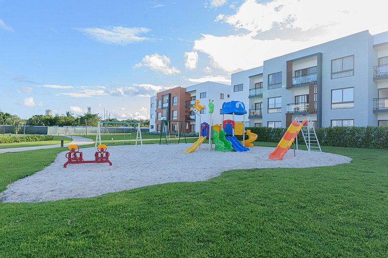 Primer nivel con piscina cerca de la playa