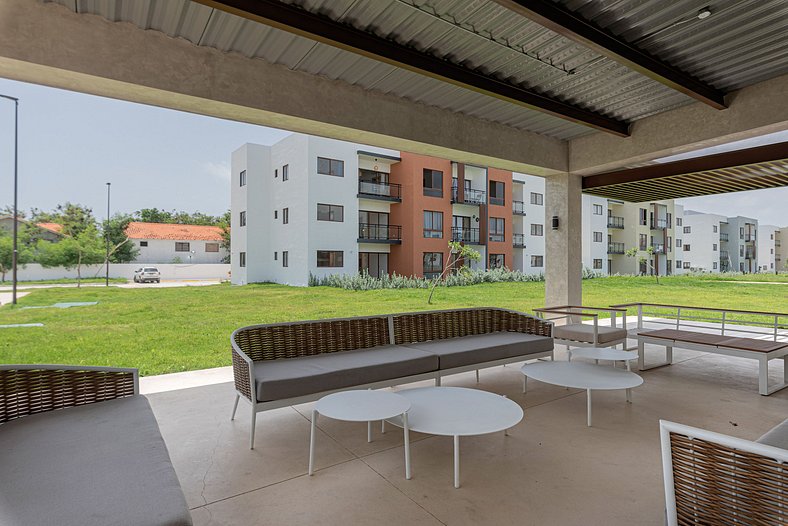 Primer nivel vista a la piscina dos habitaciones