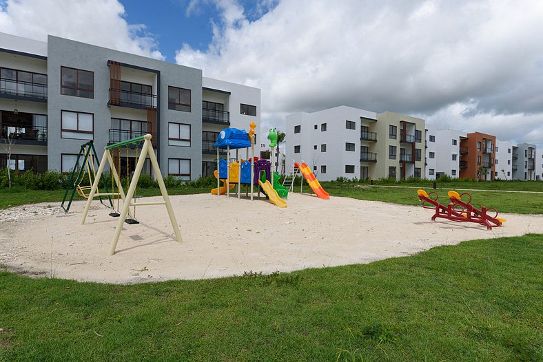 Primer nivel vista a la piscina dos habitaciones