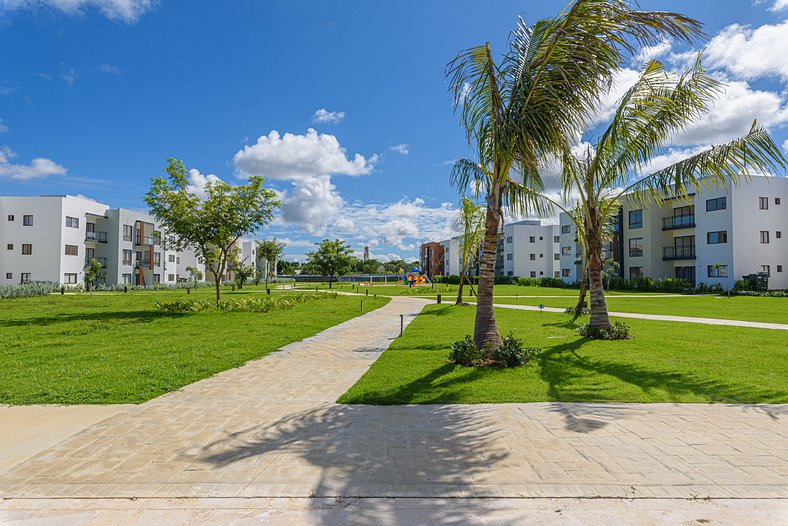 Primer piso con piscina y cerca de la playa