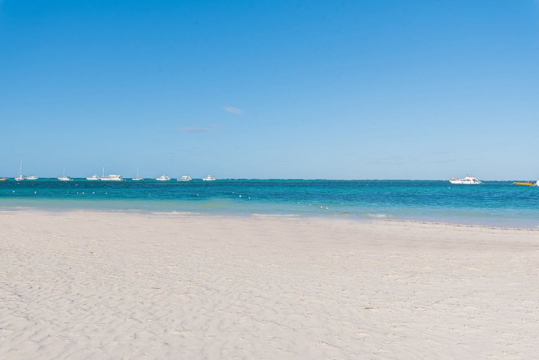 Primer piso con piscina y cerca de la playa